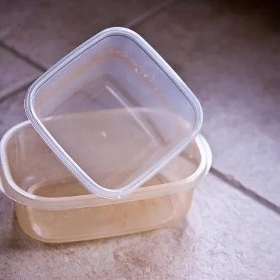 container lid edge stained